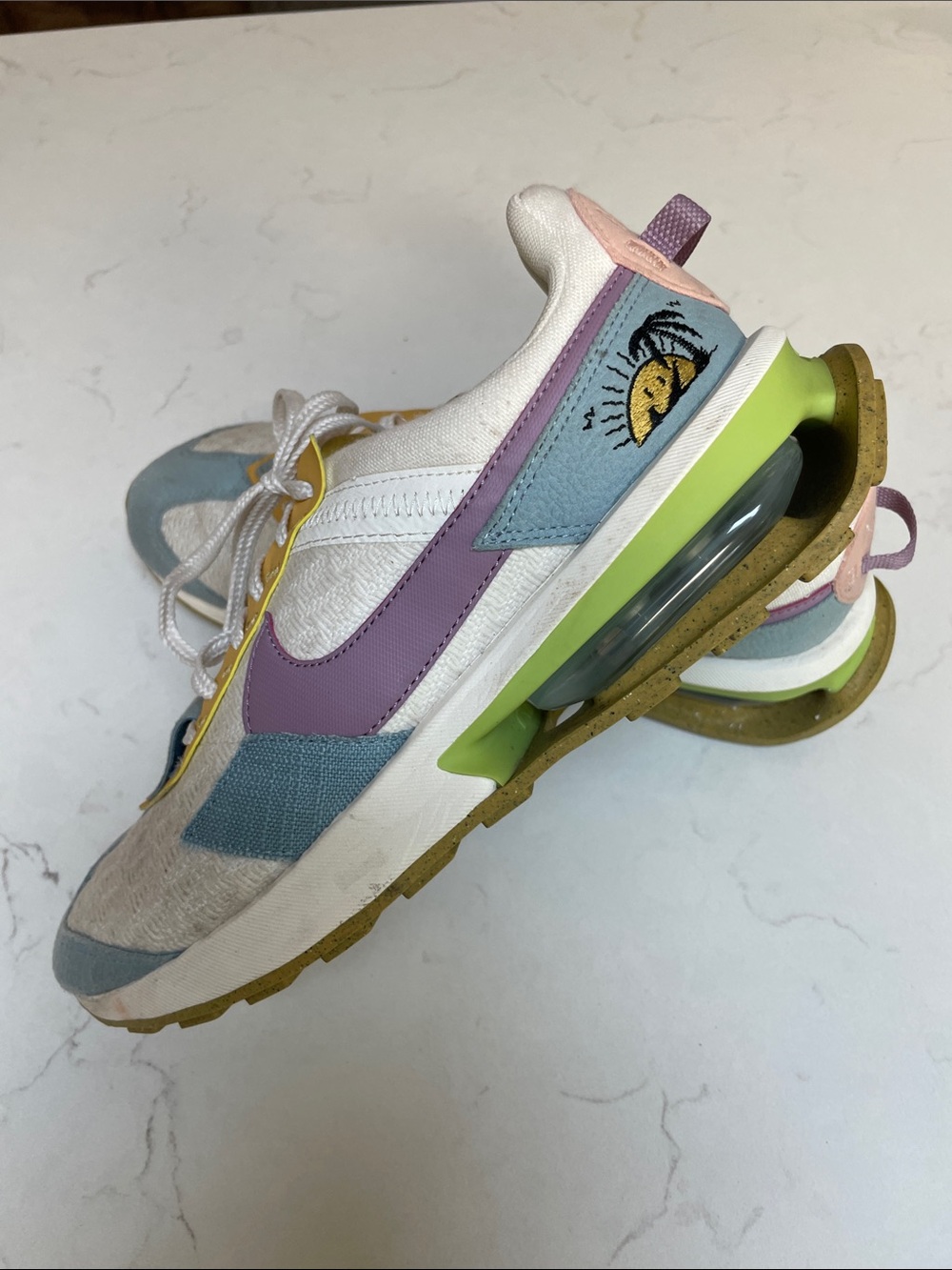 Nike Women’s Air Max Pre Day Sun Club Sneakers 9.5
